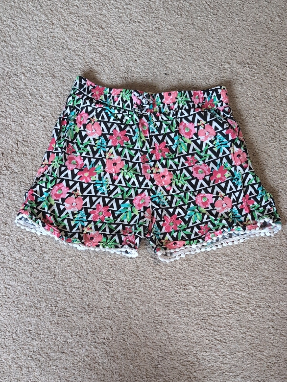 ❤️4/$20 Faded Glory Black Pink Green Floral Geo Shorts with White Lace Trim